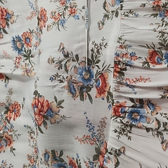 Ruffle Tiered Floral Top - Picture 9 of 14